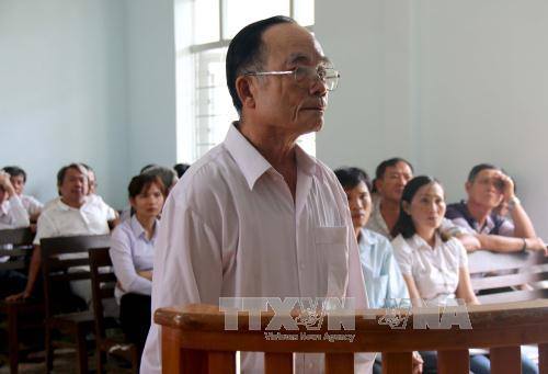 Lĩnh 18 tháng tù về tội 'cố ý làm trái quy định về quản lý kinh tế'